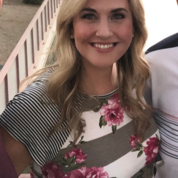 Last 1! Medium Striped/floral top in Ash Brown - Picture 7 of 7